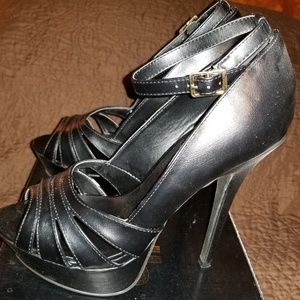 Gorgeous stiletto pumps